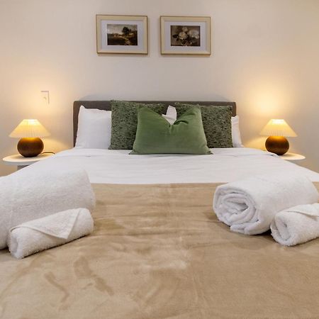 Appartamento Urban Retreat: 2-Br Gem In Central Christchurch Esterno foto