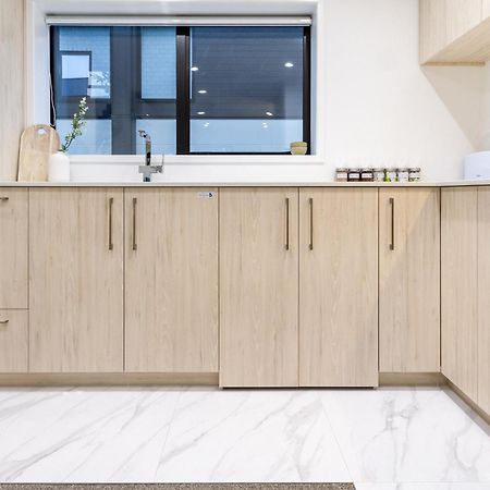 Appartamento Urban Retreat: 2-Br Gem In Central Christchurch Esterno foto